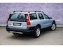 Volvo XC70 2.5 T Geartronic Comfort Line | Trekhaak | Schuif/kantel dak| Cruise control | Stoelverwarming | Elektrisch verstelbare voorstoelen met geheugen | Recent nieuwe distributieriem |