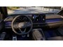 Volkswagen T-Roc 1.5 eTSI 150 pk R-Line First Edition / Panoramadak / Head-Up / Side Assist / 360 Camera / Trekhaak / 20'' LMV