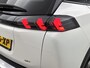 Peugeot e-2008 SUV EV GT Pack 50 kWh 136pk | Navigatie | Schuif-/kanteldak | Achteruitrijcamera | Stoelverwarming | Full Led koplampen | 3D Cockpit | Leder/Alcantara | Keyless | Adaptieve Cruise Control | Dodehoeksensor | Apple Carplay / Android Auto | DAB+ radio | Donker getint glas | 18" lichtmetalen velgen |