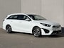 Kia Ceed Sportswagon 1.6 GDI PHEV DynamicLine / Fabrieksgarantie tot 16-05-2029 / Dealer Onderhouden / Afneembare Trekhaak / Stuur-/Stoelverwarming / Navigatie / Camera / Keyless Entree/Start / Apple Carplay/Android auto / Climate Control /