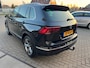 Volkswagen Tiguan 1.4 TSI ACT Highline Business R-Line / Pano / Virtual / ACC / Leder / Trekhaak / Zeer Kompleet.