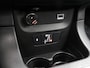 Citroën C3 C-Series 110pk Automaat | Navigatie via Apple Carplay / Android Auto | Climate Control | Cruise Control | Parkeersensoren | Armsteun | DAB+ radio | Bluetooth | Led koplampen | Automatisch dimlicht | Regensensor | Elektrisch inklapbare spiegels | All seasonbanden | Donker getint glas | 16" lichtmetalen velgen |