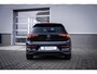 Volkswagen Golf Life Edition eHybrid | 'App-Connect' draadloze smartphone integratie | Achterbank in ongelijke delen neerklapbaar incl. middenarmsteun en doorlaadmogelijkheid | Achteruitrijcamera (Rear View)