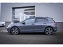 Volkswagen Golf Life Edition eHybrid | 'App-Connect' draadloze smartphone integratie | Achterbank in ongelijke delen neerklapbaar incl. middenarmsteun en doorlaadmogelijkheid | Achteruitrijcamera (Rear View)