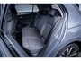 Volkswagen Golf Life Edition eHybrid | 'App-Connect' draadloze smartphone integratie | Achterbank in ongelijke delen neerklapbaar incl. middenarmsteun en doorlaadmogelijkheid | Achteruitrijcamera (Rear View)