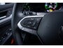 Volkswagen Golf Life Edition eHybrid | 'App-Connect' draadloze smartphone integratie | Achterbank in ongelijke delen neerklapbaar incl. middenarmsteun en doorlaadmogelijkheid | Achteruitrijcamera (Rear View)