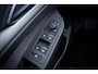 Volkswagen Golf Life Edition eHybrid | 'App-Connect' draadloze smartphone integratie | Achterbank in ongelijke delen neerklapbaar incl. middenarmsteun en doorlaadmogelijkheid | Achteruitrijcamera (Rear View)