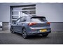 Volkswagen Golf Life Edition eHybrid | 'App-Connect' draadloze smartphone integratie | Achterbank in ongelijke delen neerklapbaar incl. middenarmsteun en doorlaadmogelijkheid | Achteruitrijcamera (Rear View)