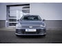 Volkswagen Golf Life Edition eHybrid | 'App-Connect' draadloze smartphone integratie | Achterbank in ongelijke delen neerklapbaar incl. middenarmsteun en doorlaadmogelijkheid | Achteruitrijcamera (Rear View)