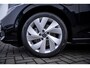 Volkswagen Golf Life Edition eHybrid | 'App-Connect' draadloze smartphone integratie | Achterbank in ongelijke delen neerklapbaar incl. middenarmsteun en doorlaadmogelijkheid | Achteruitrijcamera (Rear View)