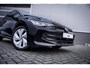 Volkswagen Golf Life Edition eHybrid Inclusief €2000,- inruilvoordeel | 'App-Connect' draadloze smartphone integratie | Achterbank in ongelijke delen neerklapbaar incl. middenarmsteun en doorlaadmogelijkheid | Achteruitrijcamera (Rear View)