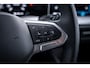 Volkswagen Golf Life Edition eHybrid Inclusief €2000,- inruilvoordeel | 'App-Connect' draadloze smartphone integratie | Achterbank in ongelijke delen neerklapbaar incl. middenarmsteun en doorlaadmogelijkheid | Achteruitrijcamera (Rear View)