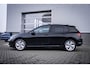 Volkswagen Golf Life Edition eHybrid Inclusief €2000,- inruilvoordeel | 'App-Connect' draadloze smartphone integratie | Achterbank in ongelijke delen neerklapbaar incl. middenarmsteun en doorlaadmogelijkheid | Achteruitrijcamera (Rear View)