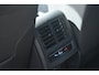 Volkswagen Golf Life Edition eHybrid | 'App-Connect' draadloze smartphone integratie | Achterbank in ongelijke delen neerklapbaar incl. middenarmsteun en doorlaadmogelijkheid | Achterlichten LED