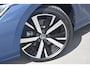 Volkswagen Golf Life Edition eHybrid | 'App-Connect' draadloze smartphone integratie | Achterbank in ongelijke delen neerklapbaar incl. middenarmsteun en doorlaadmogelijkheid | Achterlichten LED