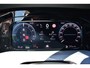 Volkswagen Golf Life Edition eHybrid Inclusief €2000,- inruilvoordeel | Trekhaak, elektrisch uitklapbaar | 'App-Connect' draadloze smartphone integratie | Achterbank in ongelijke delen neerklapbaar incl. middenarmsteun en doorlaadmogelijkheid | Achterlichten LED