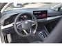 Volkswagen Golf Life Edition eHybrid | 'App-Connect' draadloze smartphone integratie | Achterbank in ongelijke delen neerklapbaar incl. middenarmsteun en doorlaadmogelijkheid | Achteruitrijcamera (Rear View)