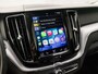 Volvo XC60 2.0 B5 AWD Inscription Sport 251Pk Automaat (APPLE CARPLAY, GROOT NAVI, STUUR/STOELVERWARMING, MEMORY SEATS, LEDER, CAMERA, ADAPTIVE CRUISE, TREKHAAK ELEKTRISCH, KEYLESS, NIEUWE APK, NIEUWSTAAT)