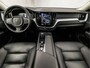 Volvo XC60 2.0 B5 AWD Inscription Sport 251Pk Automaat (APPLE CARPLAY, GROOT NAVI, STUUR/STOELVERWARMING, MEMORY SEATS, LEDER, CAMERA, ADAPTIVE CRUISE, TREKHAAK ELEKTRISCH, KEYLESS, NIEUWE APK, NIEUWSTAAT)