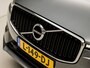 Volvo XC60 2.0 B5 AWD Inscription Sport 251Pk Automaat (APPLE CARPLAY, GROOT NAVI, STUUR/STOELVERWARMING, MEMORY SEATS, LEDER, CAMERA, ADAPTIVE CRUISE, TREKHAAK ELEKTRISCH, KEYLESS, NIEUWE APK, NIEUWSTAAT)