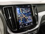 Volvo XC60 2.0 B5 AWD Inscription Sport 251Pk Automaat (APPLE CARPLAY, GROOT NAVI, STUUR/STOELVERWARMING, MEMORY SEATS, LEDER, CAMERA, ADAPTIVE CRUISE, TREKHAAK ELEKTRISCH, KEYLESS, NIEUWE APK, NIEUWSTAAT)