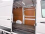 Volkswagen Crafter 35 2.0 TDI 140 PK L3H3 Highline | Airco | Elek.pakk | Cruise control | Navigatie | Carplay | Ergo Comfortstoel | PDC | 2e Schuifdeur | Trekhaak