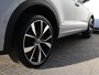 Volkswagen T-Roc 1.5 TSI R-Line 150pk DSG | Panoramadak | Navigatie | 19" velgen | Camera | Keyless | Spiegelpakket