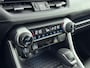 Toyota RAV4 2.5 Hybrid AWD Style | Trekhaak | Dodehoek | Apple Carplay / Android Auto | Leder | Stoel-/stuurverwarming | Keyless | Adaptive Cruise | Clima | Parkeersensoren voor/achter | Camera | LED | 17 inch