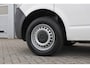 Volkswagen Transporter 2.0 TDI 150pk L1H1 28 | App Connect Navigatie | Trekhaak | Cruise Control | Verwarmbare Voorruit | Parkeersensoren Achter | Airco