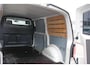 Volkswagen Transporter 2.0 TDI 150pk L1H1 28 | App Connect Navigatie | Trekhaak | Cruise Control | Verwarmbare Voorruit | Parkeersensoren Achter | Airco