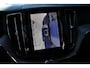 Volvo XC60 2.0 T6 Plug-in hybrid AWD Ultra Dark | Panoramadak | Dodehoek detectie | Trekhaak | 360 graden camera | Stoelverwarming voor- en achterin | Andriod Auto | Apple CarPlay