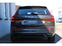 Volvo XC60 2.0 T6 Plug-in hybrid AWD Ultra Dark | Panoramadak | Dodehoek detectie | Trekhaak | 360 graden camera | Stoelverwarming voor- en achterin | Andriod Auto | Apple CarPlay
