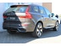 Volvo XC60 2.0 T6 Plug-in hybrid AWD Ultra Dark | Panoramadak | Dodehoek detectie | Trekhaak | 360 graden camera | Stoelverwarming voor- en achterin | Andriod Auto | Apple CarPlay