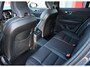 Volvo V60 2.0 T8 Recharge AWD R-Design | Pano | 360 | ACC | Keyless | Memory | H&K | LED | Head-Up | Trekhaak | Leder | Stoelverwarming voor & achter | Stuurwielverwarming | Lane Assist | Ambient | Navi | Carplay/Android | 19'' | Blindspot