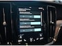 Volvo V60 2.0 T8 Recharge AWD R-Design | Pano | 360 | ACC | Keyless | Memory | H&K | LED | Head-Up | Trekhaak | Leder | Stoelverwarming voor & achter | Stuurwielverwarming | Lane Assist | Ambient | Navi | Carplay/Android | 19'' | Blindspot
