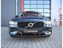 Volvo V60 2.0 T8 Recharge AWD R-Design | Pano | 360 | ACC | Keyless | Memory | H&K | LED | Head-Up | Trekhaak | Leder | Stoelverwarming voor & achter | Stuurwielverwarming | Lane Assist | Ambient | Navi | Carplay/Android | 19'' | Blindspot