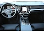 Volvo V60 2.0 T8 Recharge AWD R-Design | Pano | 360 | ACC | Keyless | Memory | H&K | LED | Head-Up | Trekhaak | Leder | Stoelverwarming voor & achter | Stuurwielverwarming | Lane Assist | Ambient | Navi | Carplay/Android | 19'' | Blindspot