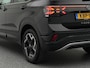 Volkswagen T-Cross R-Line 1.5 TSI 150 PK DSG AUTOMAAT | LED Matrix IQ | Achteruitrijcamera | Trekhaak | Navigatie |