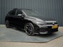 Volkswagen Golf 1.5 eTSI R-Line Edition | Panodak | IQ Light | Trekhaak wegkl. | Harman/Kardon | Head Up | Prijs Rijklaar!!