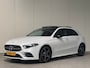 Mercedes-Benz A-klasse 180 AMG l VOL! l PANO l MATRIX l EL-STOEL l SFEER l SOUND l TREKHAAK l CARPLAY l ORG.NL
