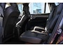 Volvo XC90 T8 Plug-in hybrid AWD Ultra Dark | Panoramadak | Trekhaak | Luchtvering | Head-up display | Premium audio by Bowers&Wilkins | 360 graden camera | Verwarmbare voorstoelen en achterbank | Verwarmbaar stuurwiel | Bowers & Wilkins audio | Apple carplay | Adaptive cruise control | 7-zits |