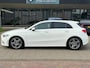 Mercedes-Benz A-klasse 200 Premium AMG PAKKET l SFEERVERL. l PANO l TREKHAAK