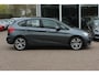 BMW 2-Serie Active Tourer 220i High Executive / Trekhaak / Panoramadak / Navigatie / 18'' / Stoelverwarming / Cruise Control