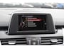 BMW 2-Serie Active Tourer 220i High Executive / Trekhaak / Panoramadak / Navigatie / 18'' / Stoelverwarming / Cruise Control