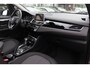 BMW 2-Serie Active Tourer 220i High Executive / Trekhaak / Panoramadak / Navigatie / 18'' / Stoelverwarming / Cruise Control