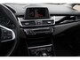 BMW 2-Serie Active Tourer 220i High Executive / Trekhaak / Panoramadak / Navigatie / 18'' / Stoelverwarming / Cruise Control