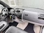 Volkswagen Transporter 2.5 TDI 130pk Camper Nokkenas Defect!! Hefdak Airco Cruise controle Trekhaak 2500kg trekgewicht 2-persoonsbed Euro 4 Voortent Keukenblok Parrot