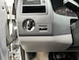 Volkswagen Transporter 2.5 TDI 130pk Camper Nokkenas Defect!! Hefdak Airco Cruise controle Trekhaak 2500kg trekgewicht 2-persoonsbed Euro 4 Voortent Keukenblok Parrot
