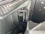 Volkswagen Transporter 2.5 TDI 130pk Camper Nokkenas Defect!! Hefdak Airco Cruise controle Trekhaak 2500kg trekgewicht 2-persoonsbed Euro 4 Voortent Keukenblok Parrot