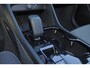 Volvo XC40 B3 Plus Black Edition - IntelliSafe Assist & Surround - 360º Camera - Harman/Kardon audio - Verwarmde voorstoelen & stuur - Parkeersensoren voor & achter - Elektr. bedienb. voorstoelen met geheugen links - Draadloze tel. lader - Extra getint glas - 20' LMV